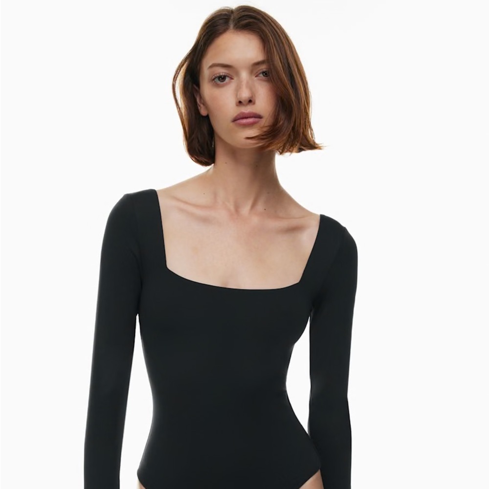🖤 Aritzia Contour Squareneck Longsleeve Bodysuit Babaton 🖤